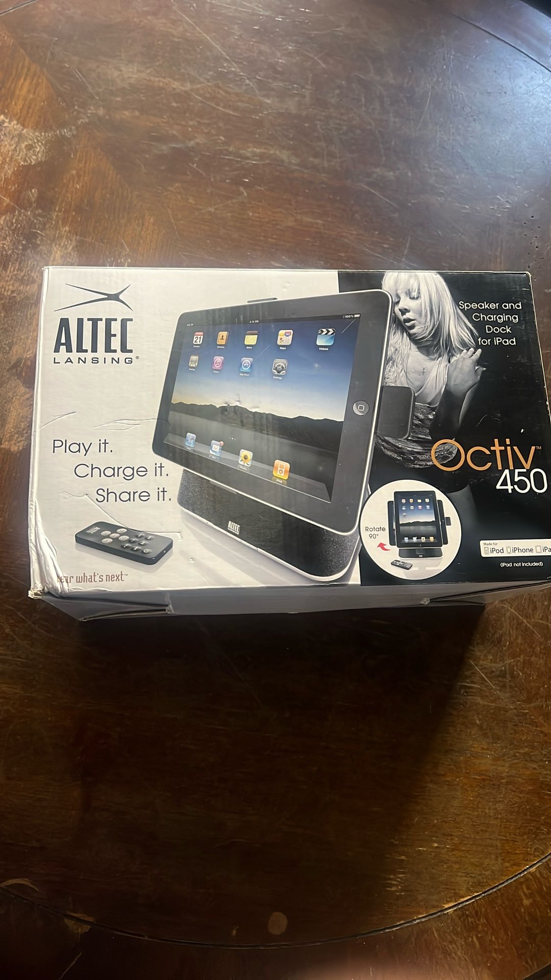 iPad Dock Charger With Speakers