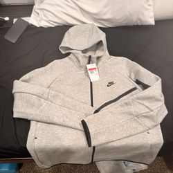 Nike Tech Fleece Men’s Large