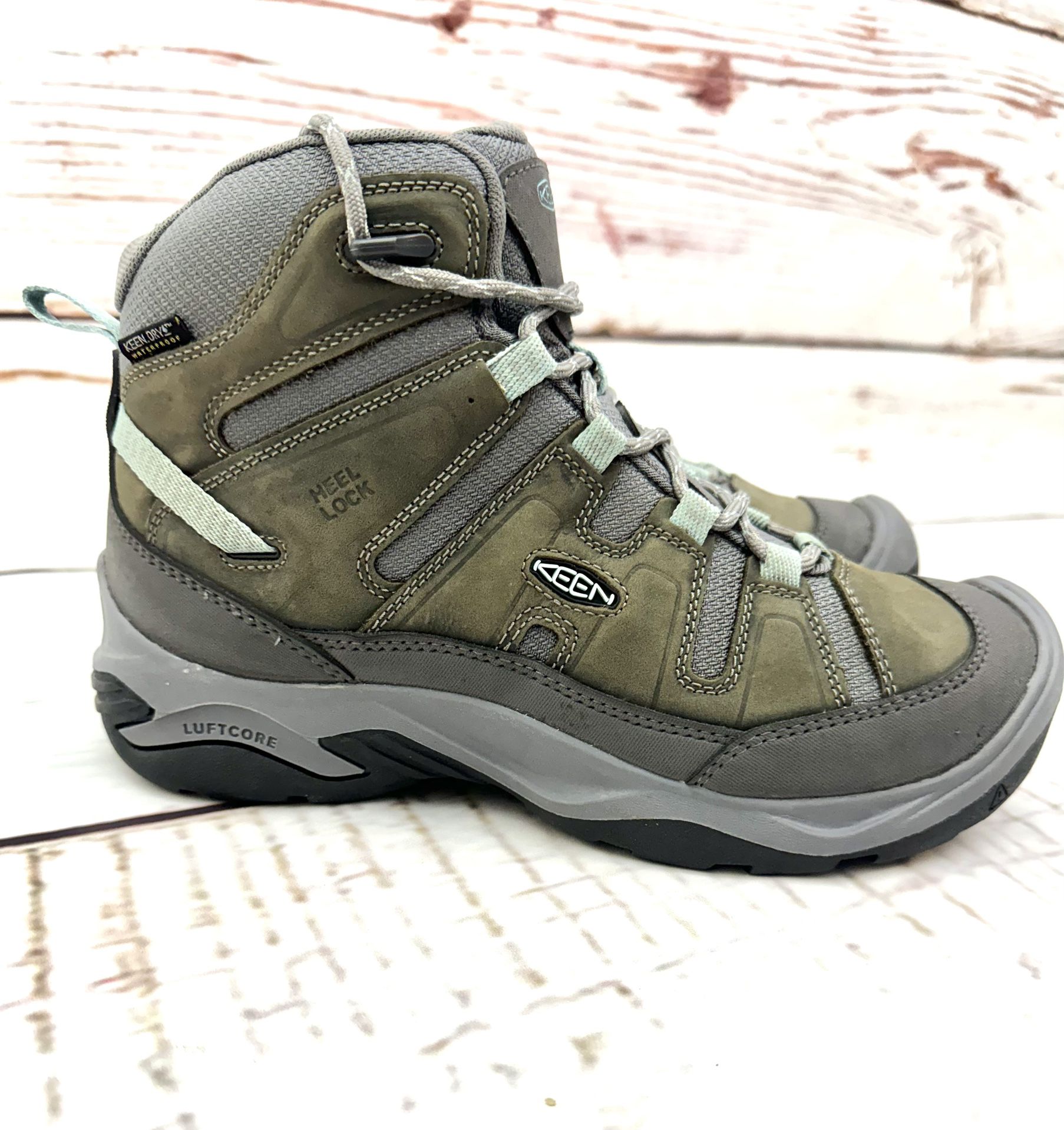 KEEN Womens  Circadia Mid Height Waterproof Hiking Trail Boot Shoes  Sz 7.5 