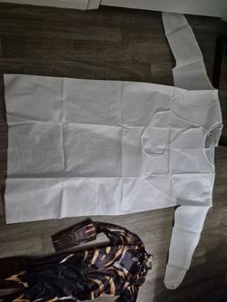 New Isolation gown $10