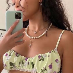 New Faux Pearl Necklace 2 Available Can Be Worn As A Choker.