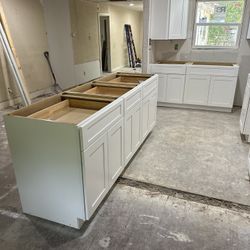 Cabinet Solid Wood White Shaker $250 Per Linear Foot 