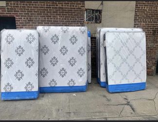 Queen Size Mattress And Boxspring Sale We Deliver !
