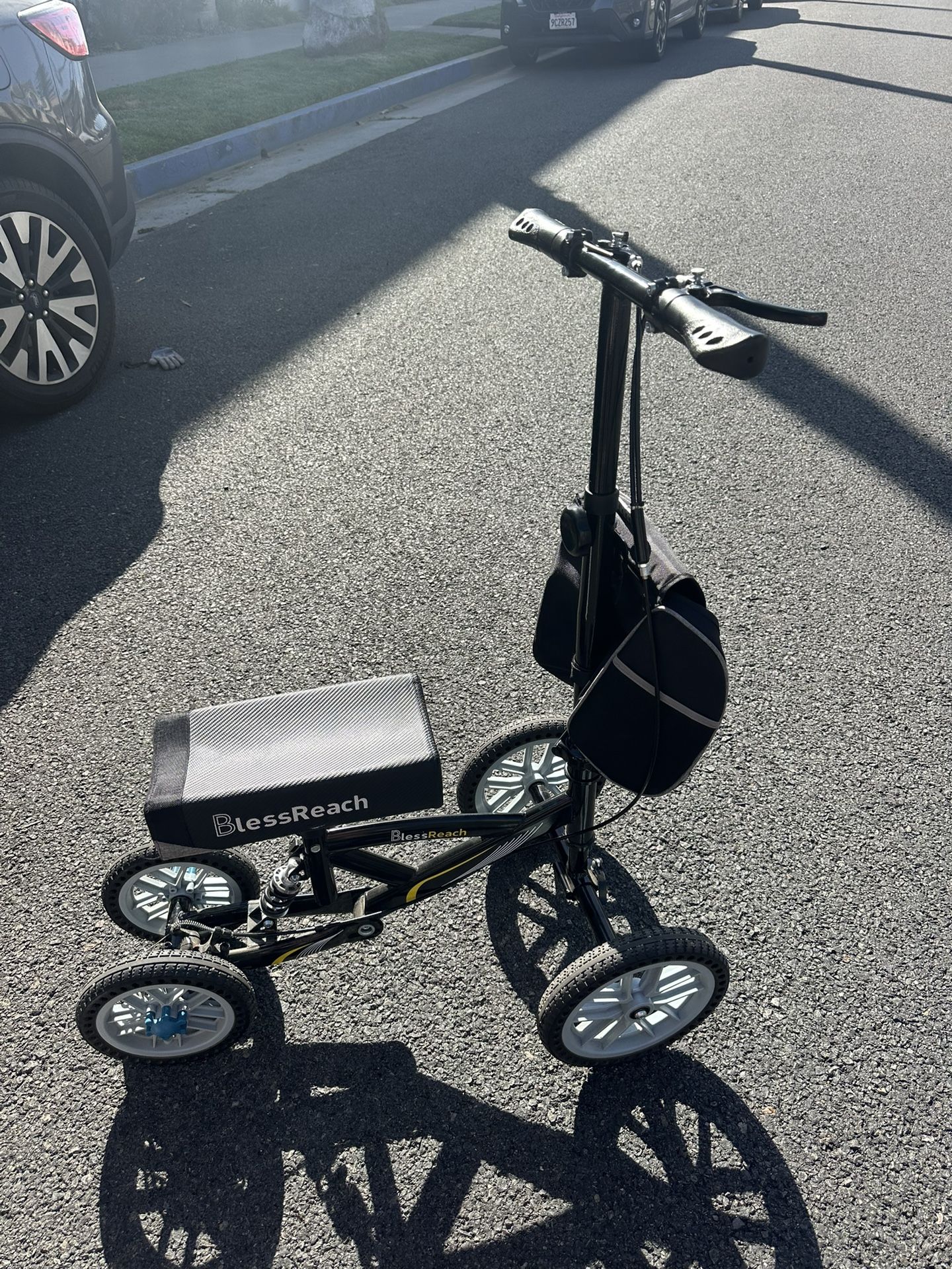 Knee scooter
