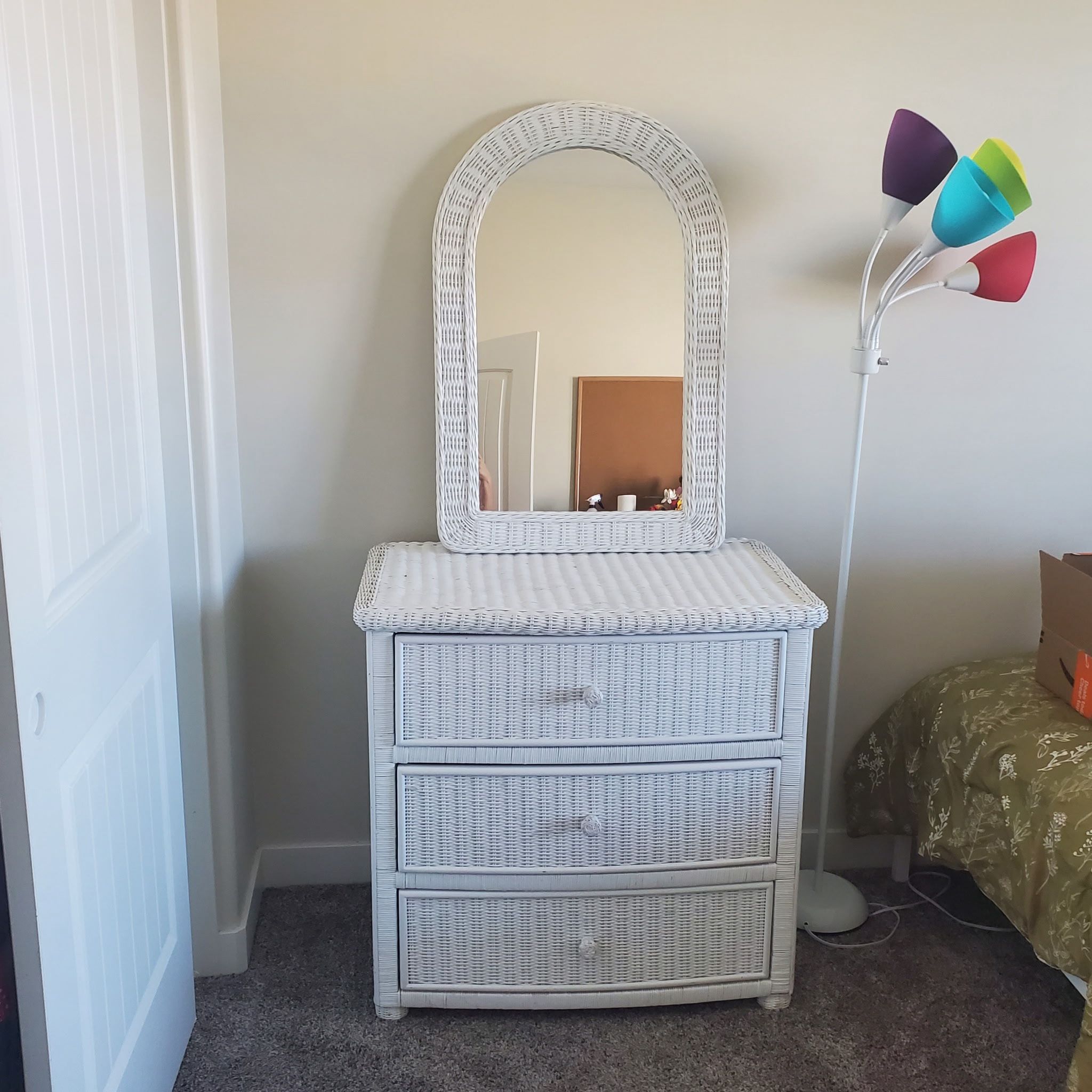 Dresser And Mirror $80