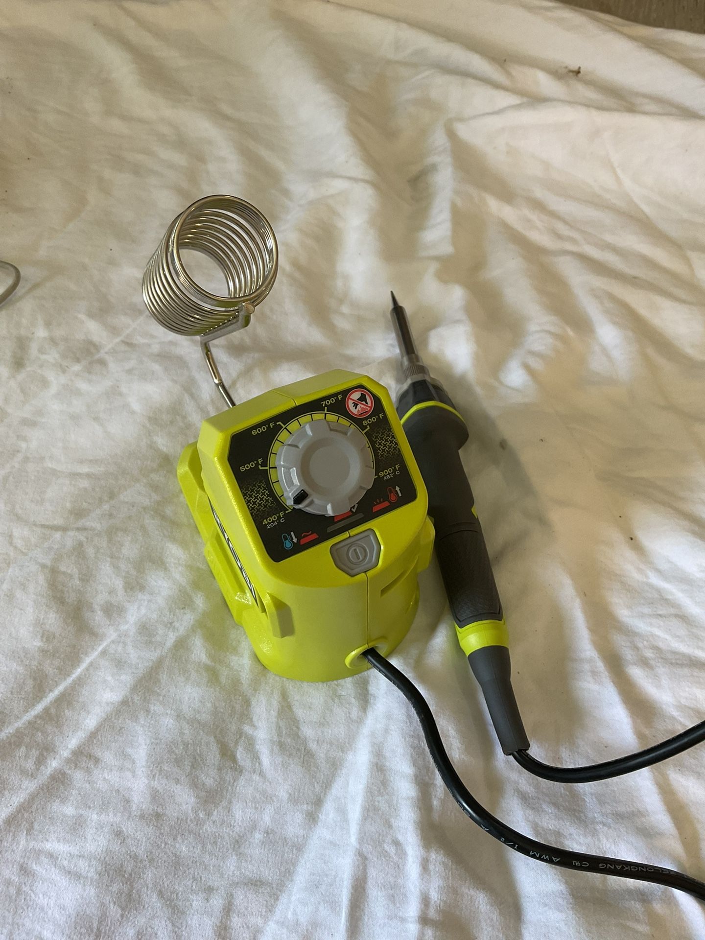 Ryobi 120 Watt Cordless Soldering Iron Topper