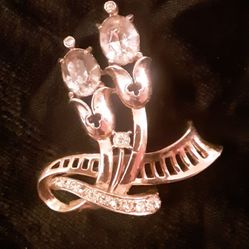 CORO TULIP GOLD TONE BROOCH c1940 - heavy, well made, great design!