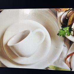 Vintage Damage Box Gibson 20 Pieces Dishes Set