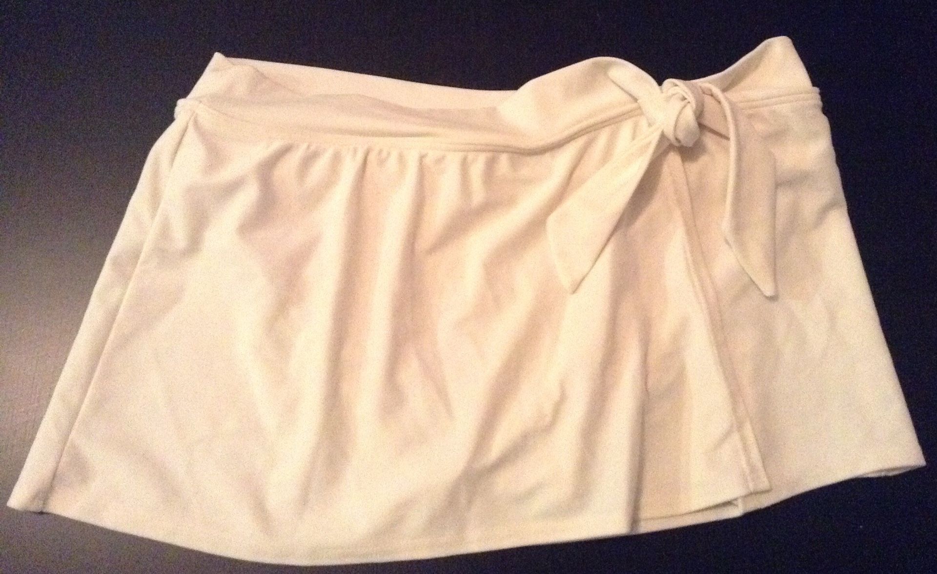 ATHLETA Women's white skirt Skort style bikini bottoms tie waist XS!
