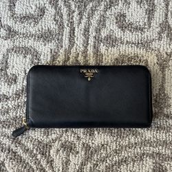 Womens Prada Wallet