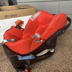 Cybex Cloud Q infant car seat with base