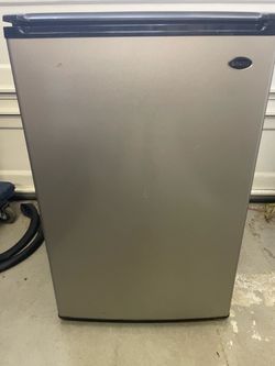 Sanyo fridge