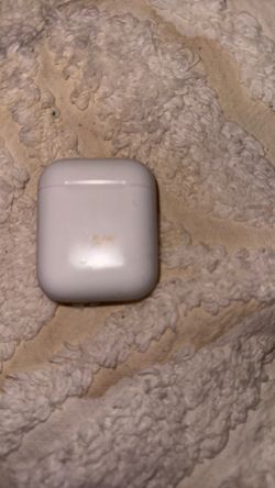 Apple AirPods Charging Case