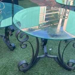 Living room tables, there are 2 small ones and one large one. Free