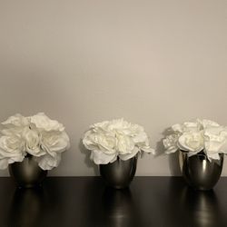 Elegant Silk White Rose Arrangements – Set of 3 (Champagne Gold Vases)