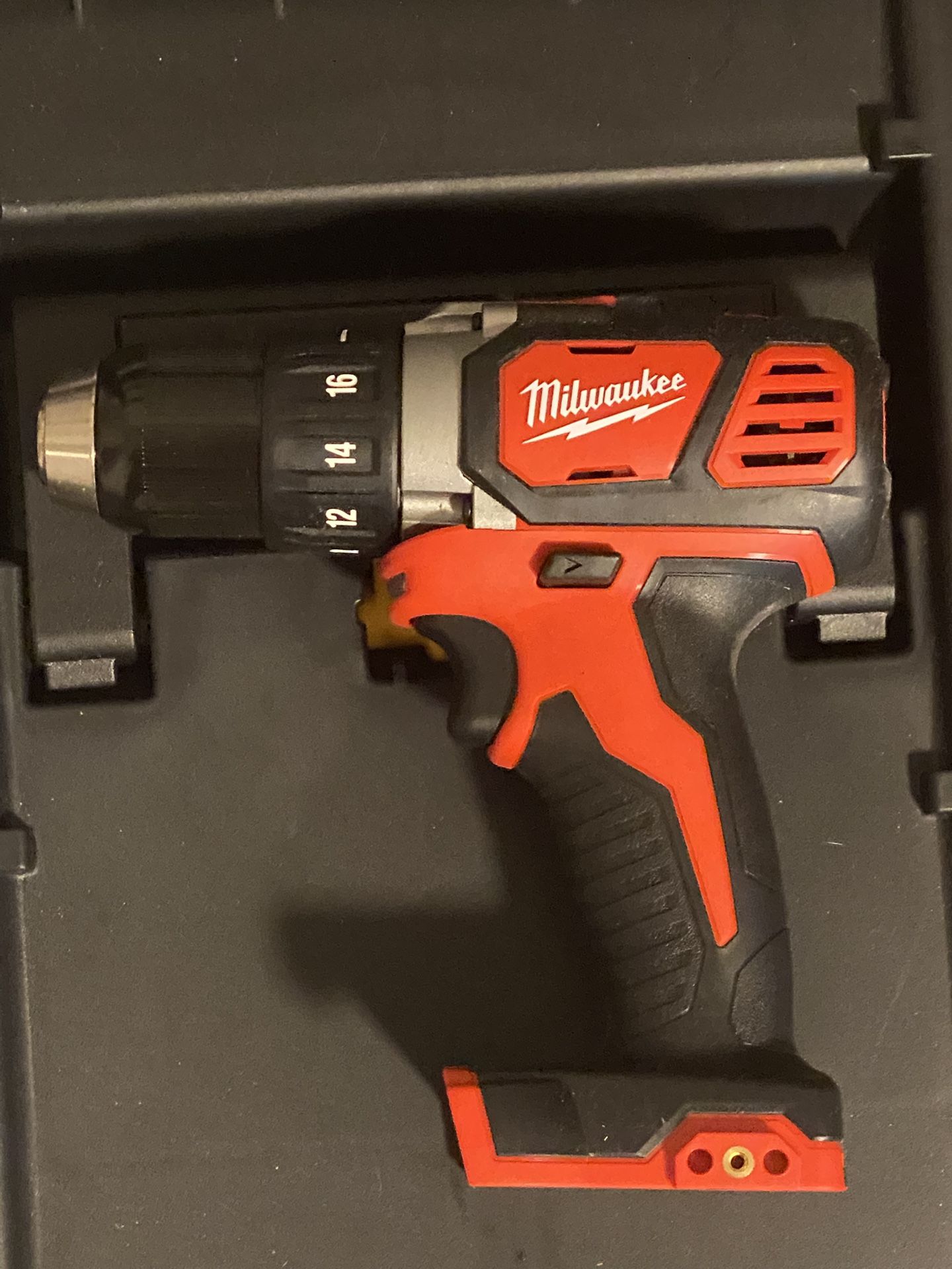 M18 Milwaukee Hammerdrill