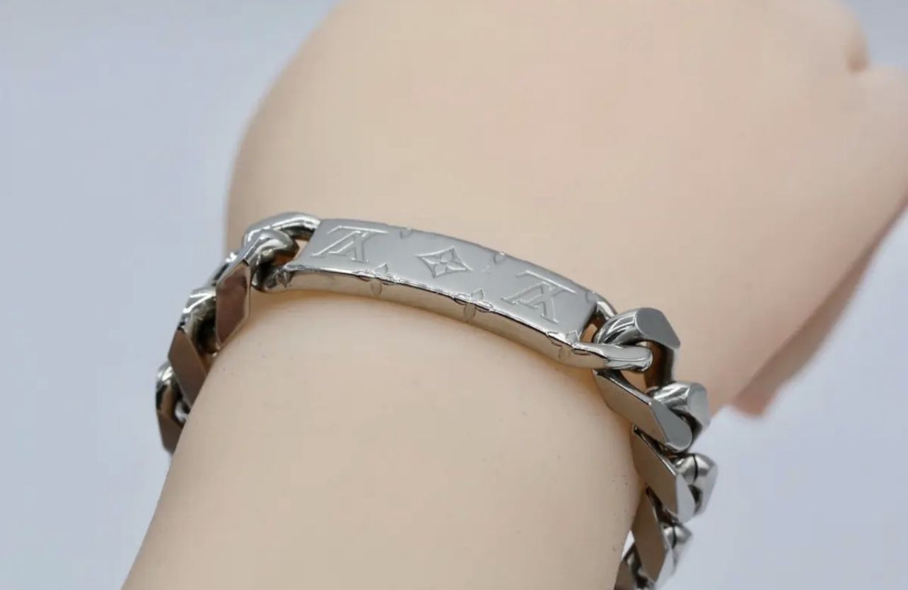Louis Vuitton Nano Monogram bracelet Sz.19 for Sale in Aventura, FL -  OfferUp