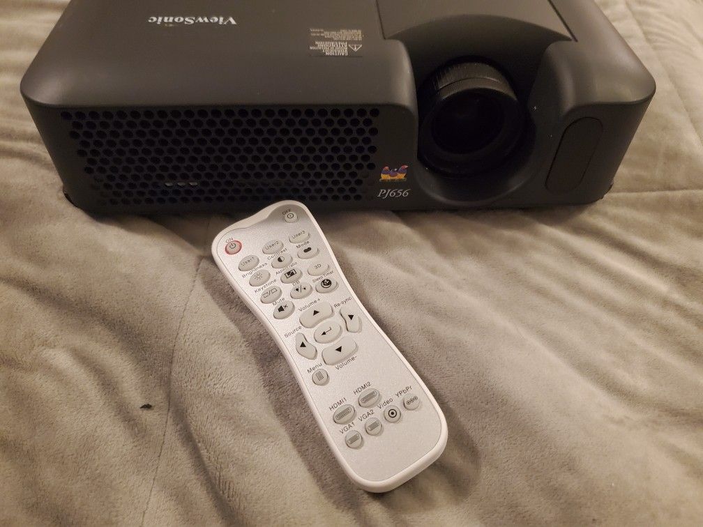 ViewSonic PJ656 LCD Projector With Remote