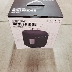  1 HotPot 1 Mini Fridge 1  Glass Tupperware 5 Peice  Set with Carrying  Case 