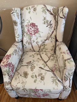 $300 or best offer / Moving sale Set of 2 Floral Wingback Accent Chair