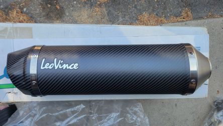 Leo Vince Carbon fiber  slip-on Honda VFR 1200 Cross Tourer