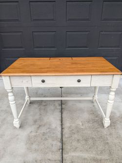 iNSPIRE Q Classic Oaklyn Antique 1-drawer Desk with Charging Station