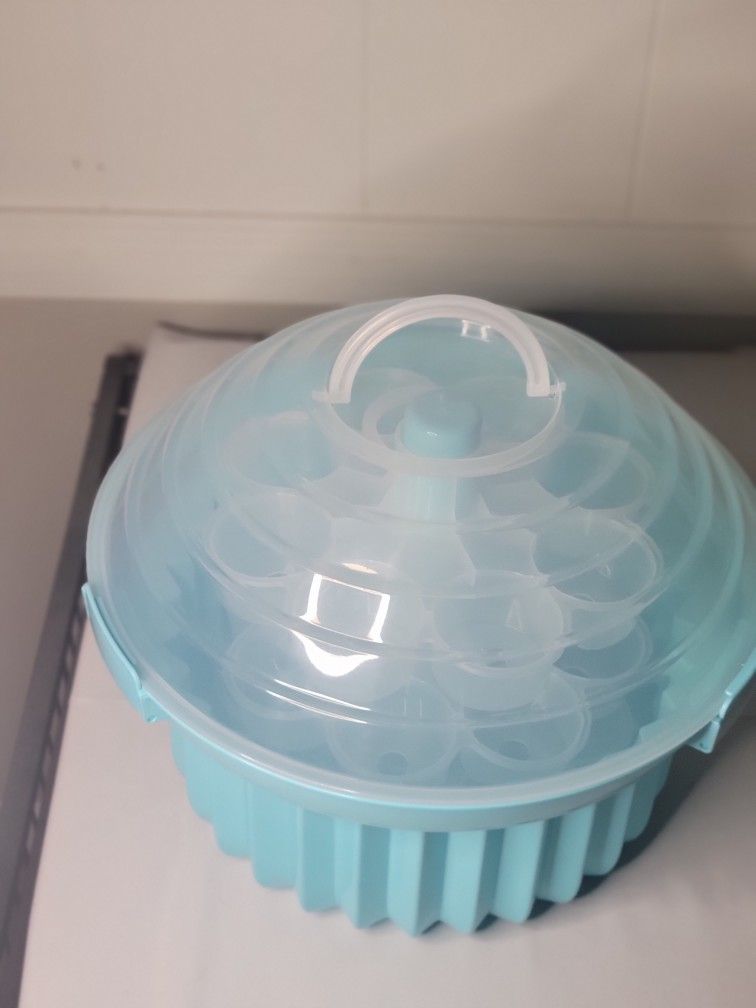 Cupcake Travel Container