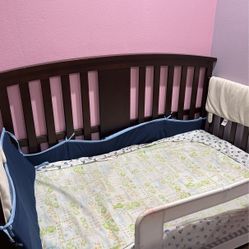 Baby Convertible Crib /Toddler Bed