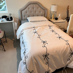 Set of mattress, headboard and frame