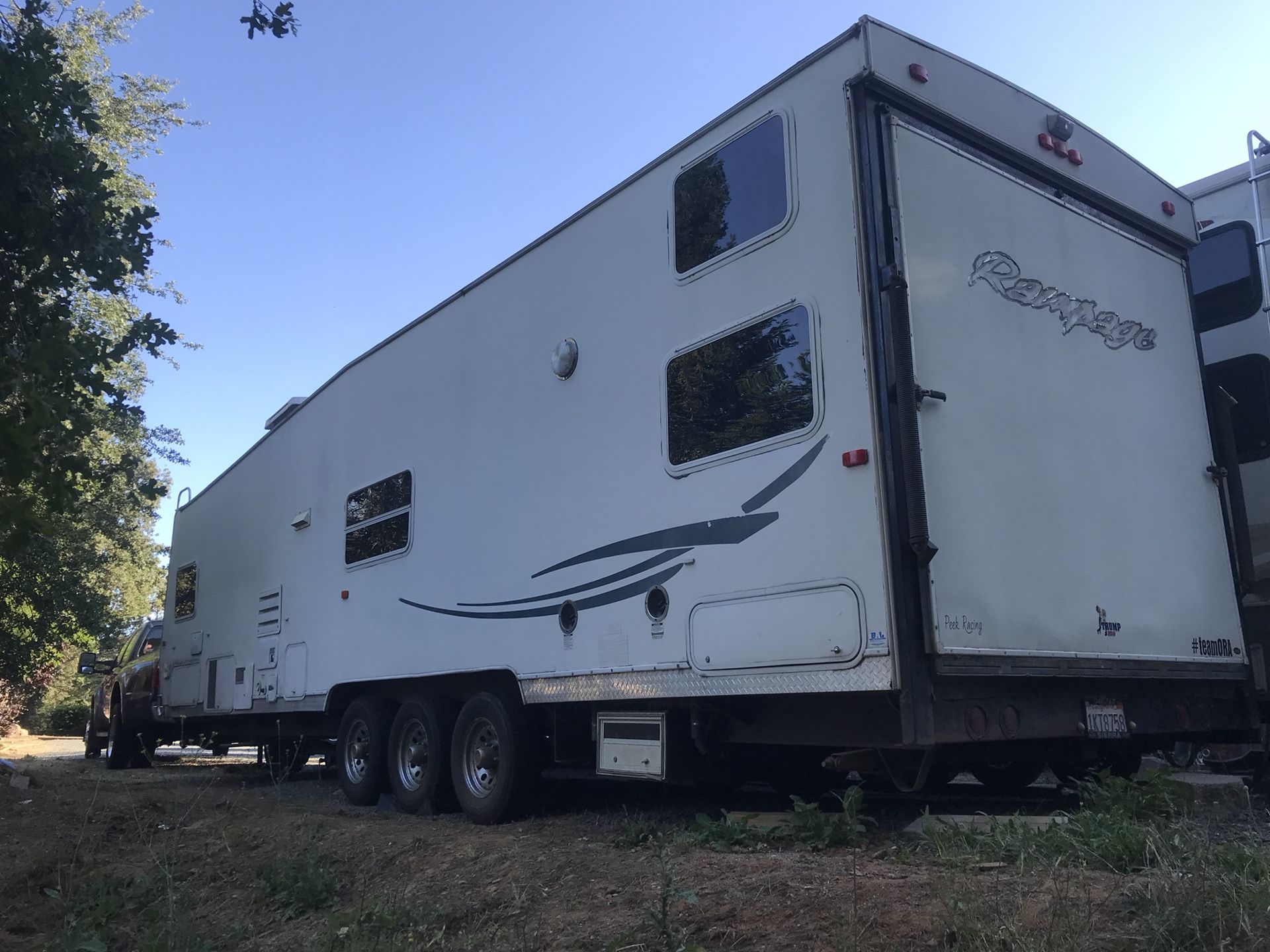 34 Rampage Toy Hauler Rare Triple Axle