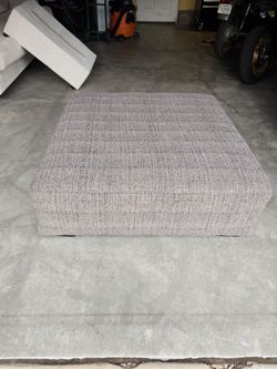 Ava Pepper Cocktail Ottoman
