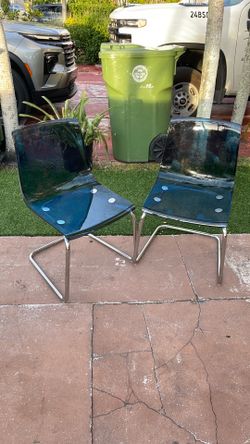 2 Ikea Blue Plastic Chairs 🪑 2X49