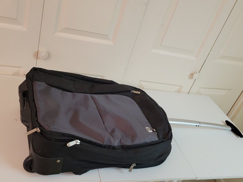 HP Computer Roller Laptop Bag With Wheels Converts To Backpack 
