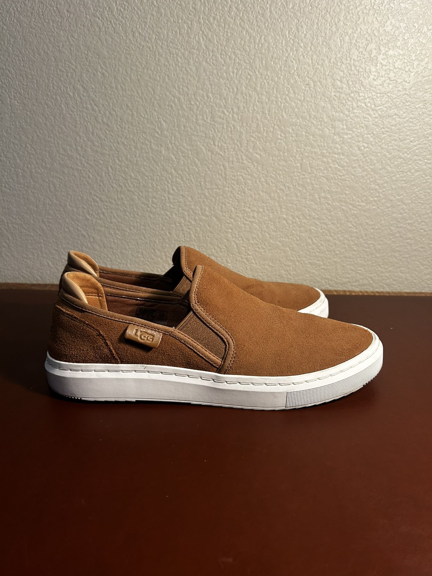 UGG ALAMEDA Slip On Shoes Size 10