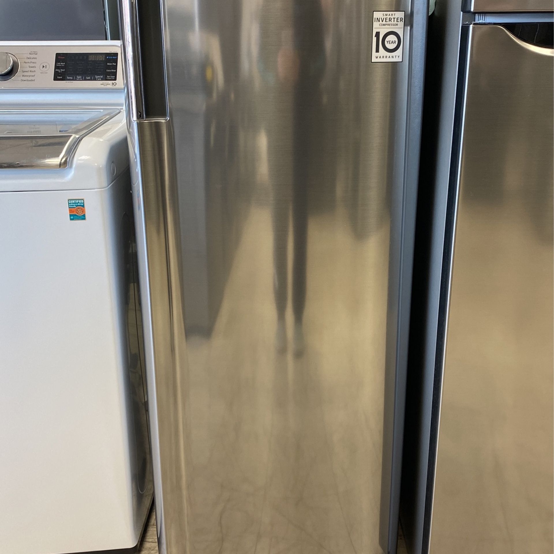 LG New Small Size Freezer LROFC0605V for Sale in Bellevue, WA OfferUp