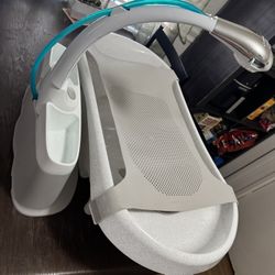 The First Year Rain shower Baby Bathtub Set