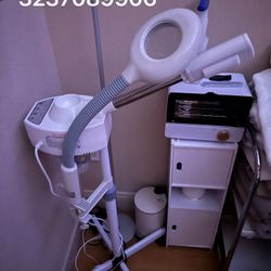 🌸Facial Steamer & Magnifying Lamp – $90 (Pickup Only