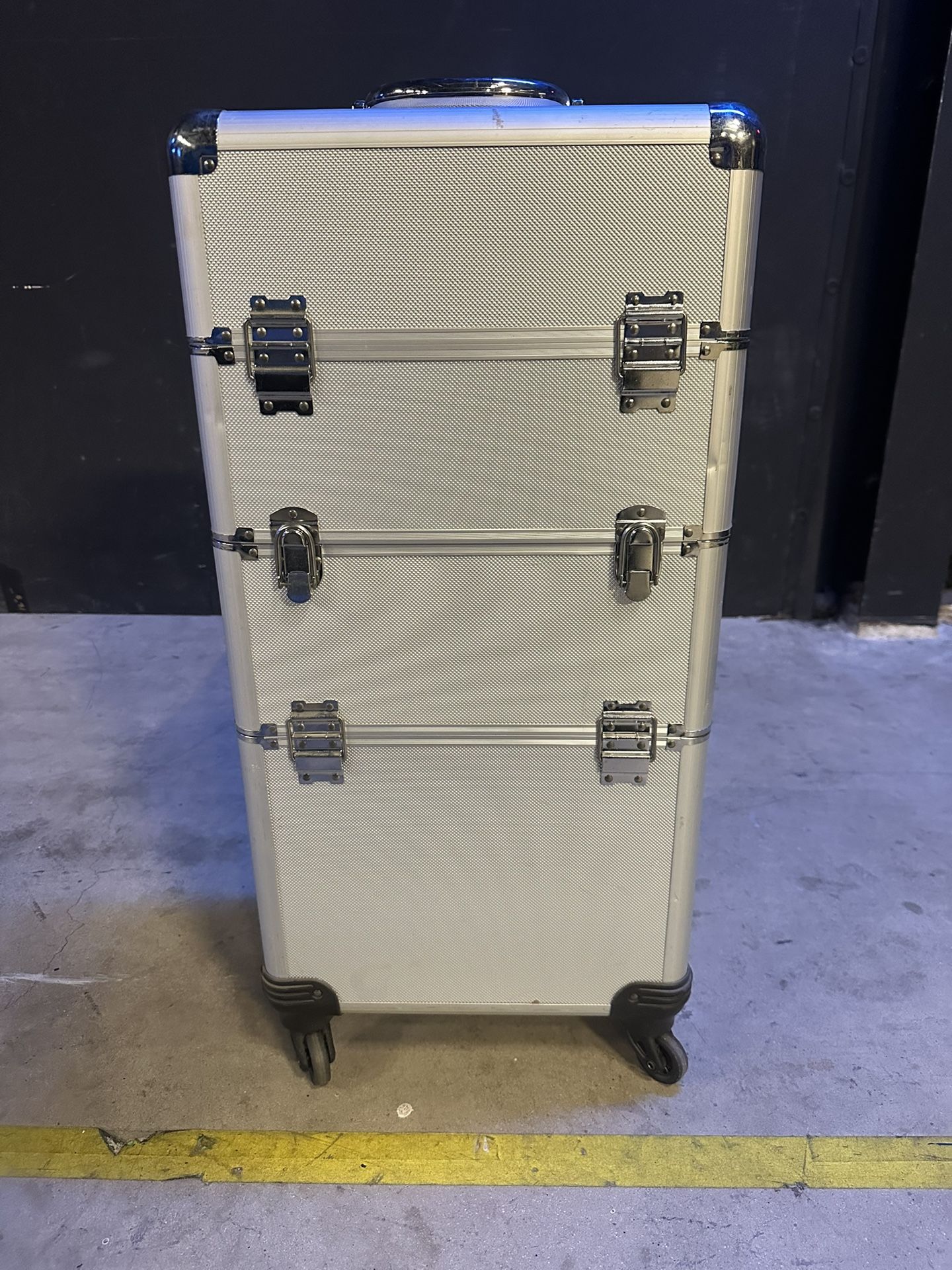 Makeup Road Case (30”x14”x9.5”)