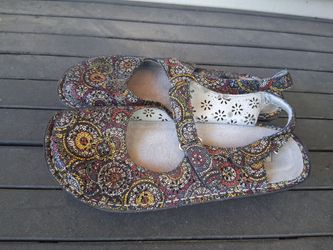 Multicolor Mosaic Print Sandals