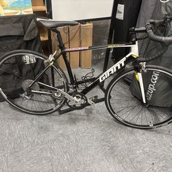 Giant Defy 5 Aluxx Road Bike