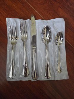 Brand New SANT ANDREA 18/10 Flatware Sets (2 Different Patterns - $50 for both)