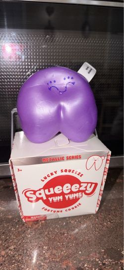 Squeeezy Yum Yums Metallic Series Fortune Cookie Squishy