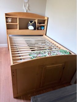 Full size captain bed