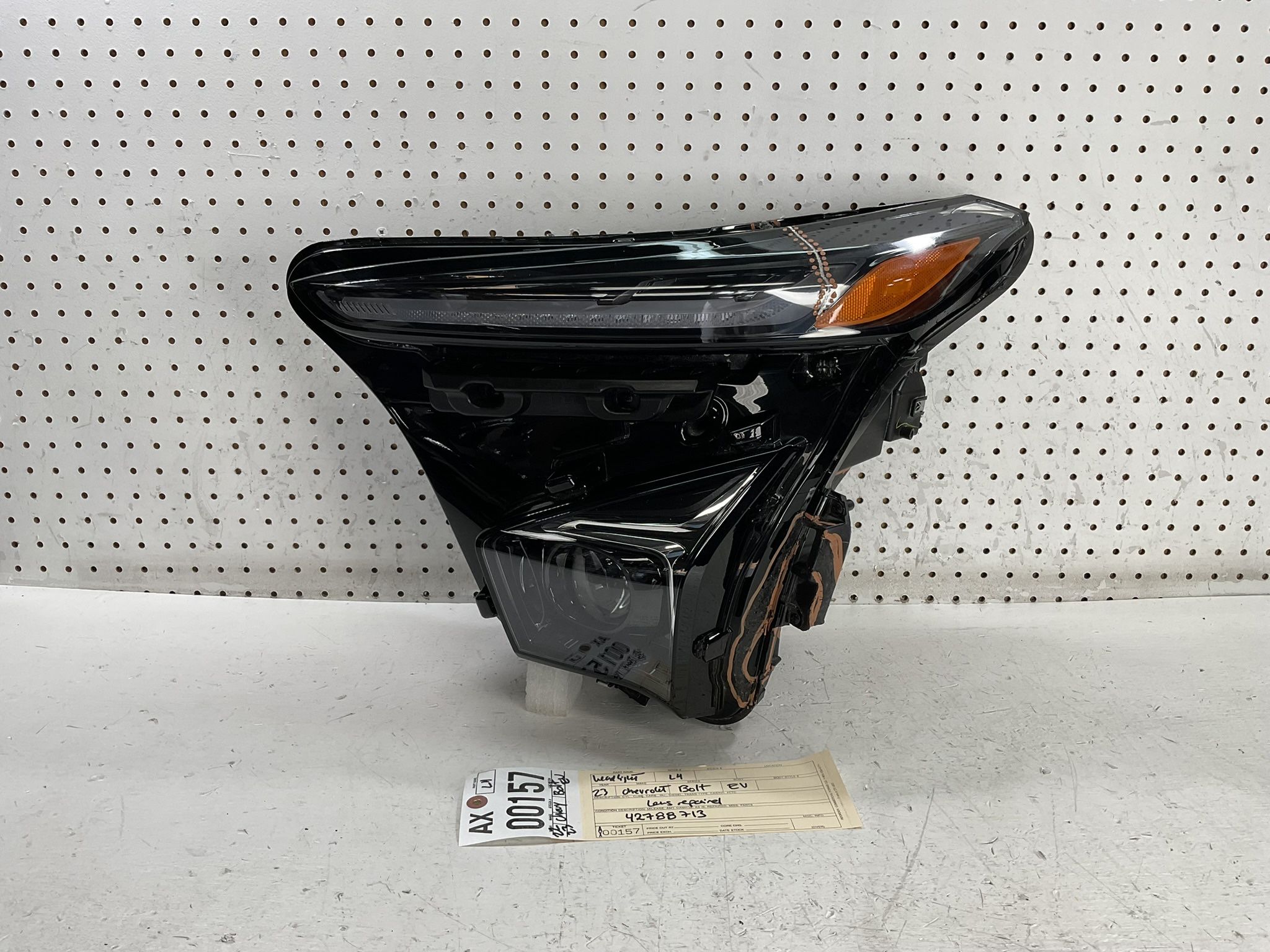 2022 2023 CHEVROLET BOLT EV LEFT SIDE HEADLIGHT LAMP OEM