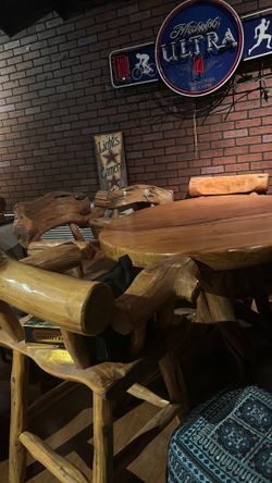 Juego de  6 silla de árbol  tipo cabaña  con mesa   U base de árbol