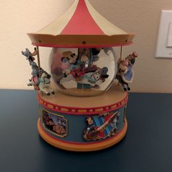 Disney Snowglobe Mickey Minnie