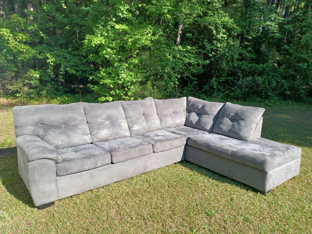 Like New Grey Sectional Couch 