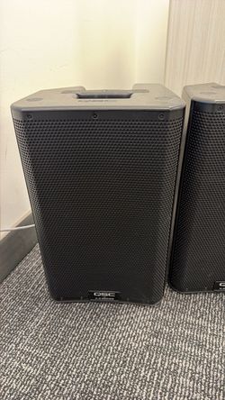 QSC 2,000-watt 8-inch Powered Speakers
