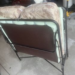 Rollaway Bed Cot Spare Extra Roll Away Sleep Twin Fold Up Store Storage