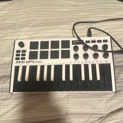 Akai MPK mini